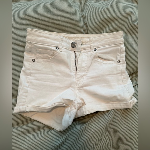 American Eagle Super Hi-Rise Twill White Shorts - Picture 2 of 5